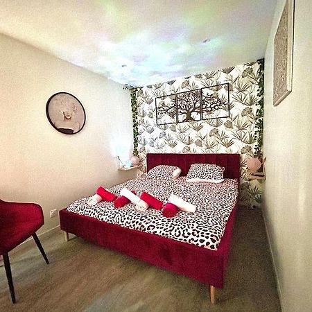 La Foret Enchantee, Centre Ville Pont-Sur-Yonne Ngoại thất bức ảnh