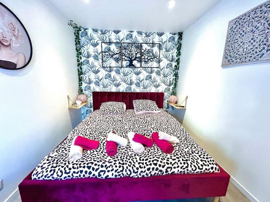 La Foret Enchantee, Centre Ville Pont-Sur-Yonne Ngoại thất bức ảnh