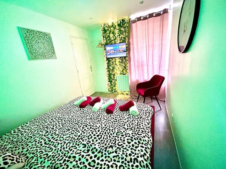 La Foret Enchantee, Centre Ville Pont-Sur-Yonne Ngoại thất bức ảnh