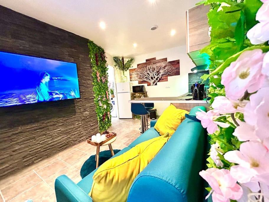 La Foret Enchantee, Centre Ville Pont-Sur-Yonne Ngoại thất bức ảnh