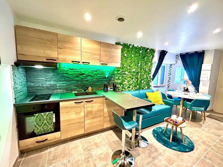La Foret Enchantee, Centre Ville Pont-Sur-Yonne Ngoại thất bức ảnh