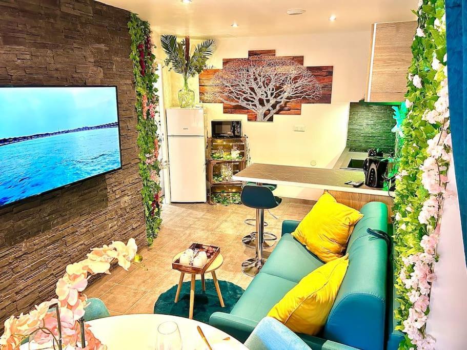 La Foret Enchantee, Centre Ville Pont-Sur-Yonne Ngoại thất bức ảnh