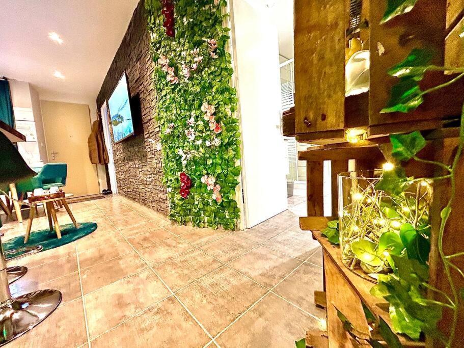 La Foret Enchantee, Centre Ville Pont-Sur-Yonne Ngoại thất bức ảnh